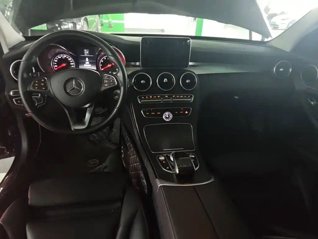 Mercedes-Benz C-Class — миниатюра 5