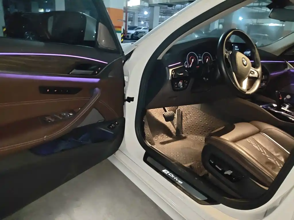 BMW 5 Series New Energy — миниатюра 17