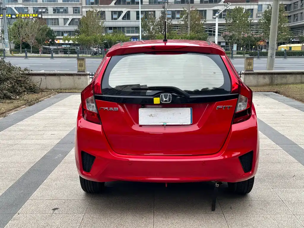 Honda Fit — миниатюра 5