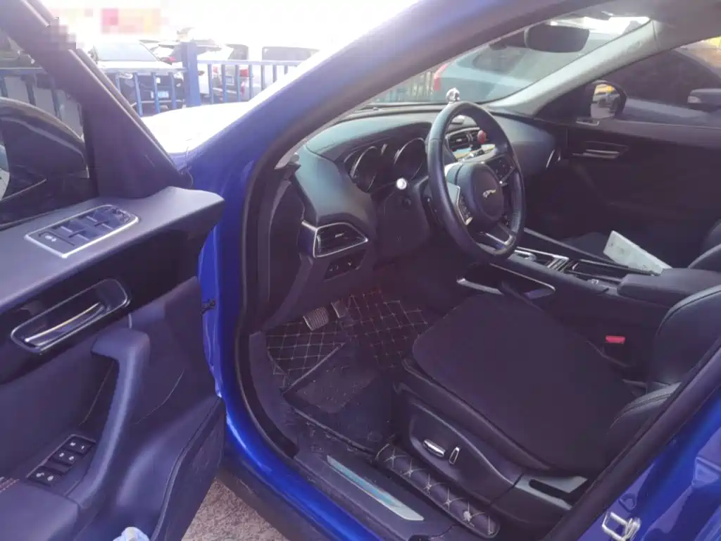 Jaguar F-PACE — миниатюра 17