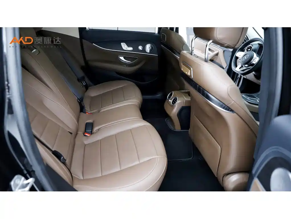 Mercedes-Benz E-Class — миниатюра 8