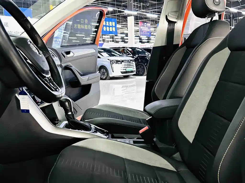 Volkswagen T-Roc — миниатюра 9
