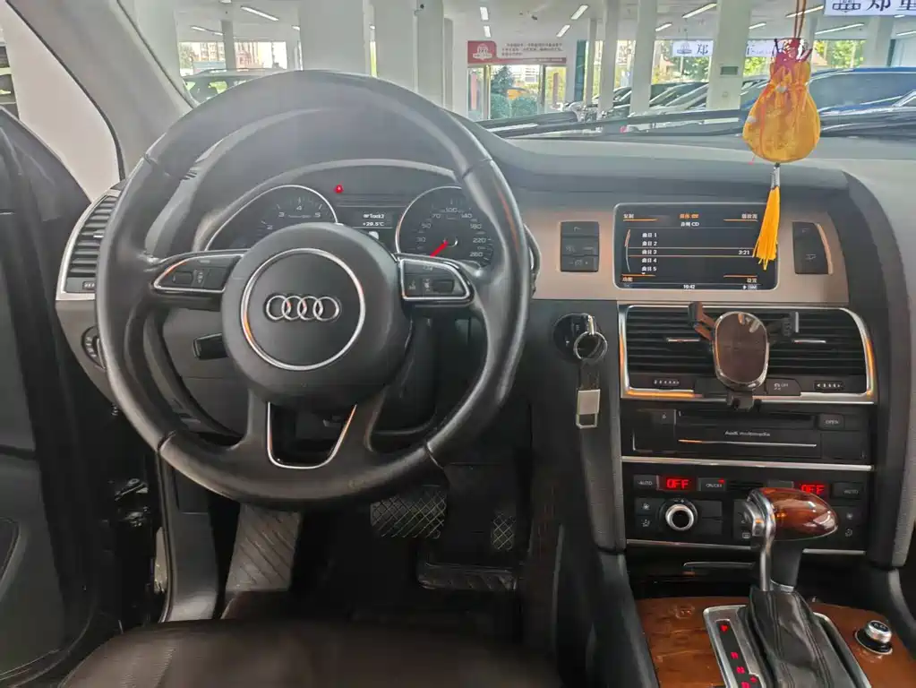 Audi Q7 — миниатюра 9