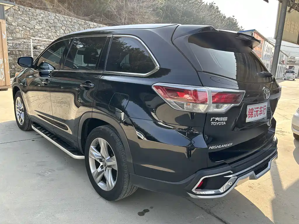 TOYOTA HIGHLANDER