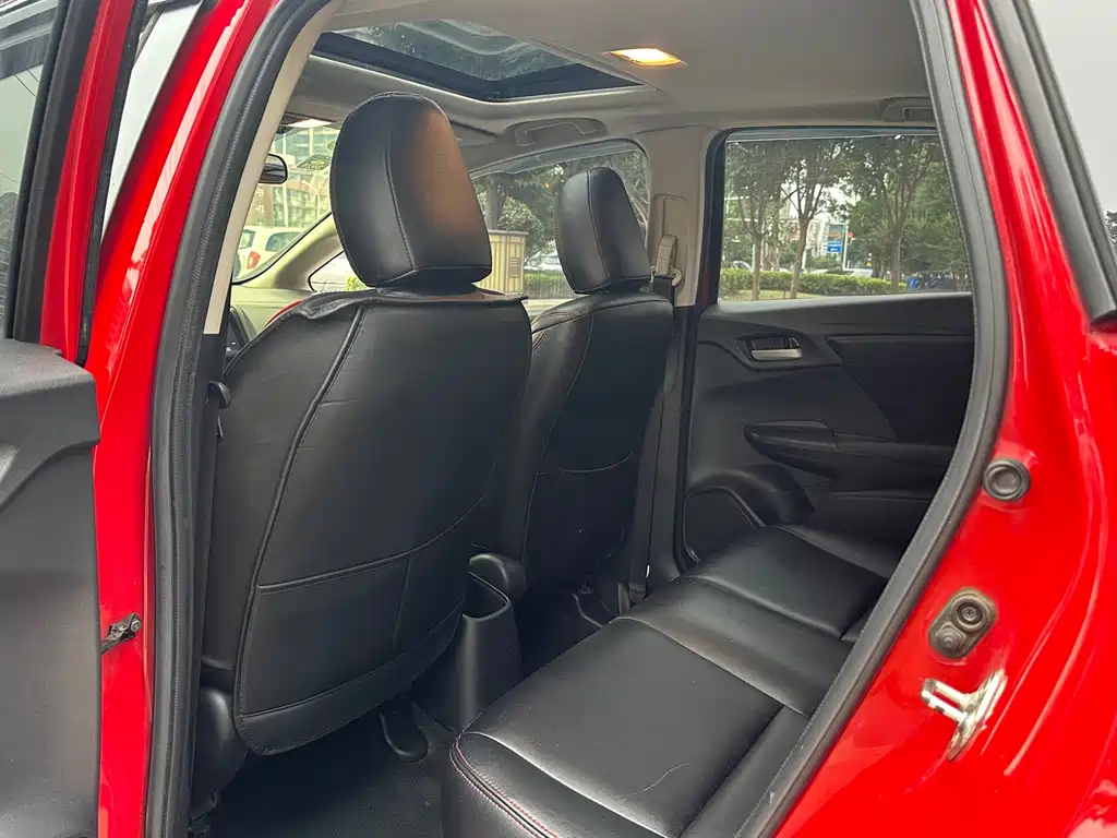 Honda Fit — миниатюра 8