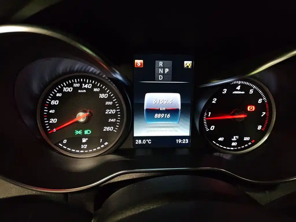 Mercedes-Benz C-Class — миниатюра 7
