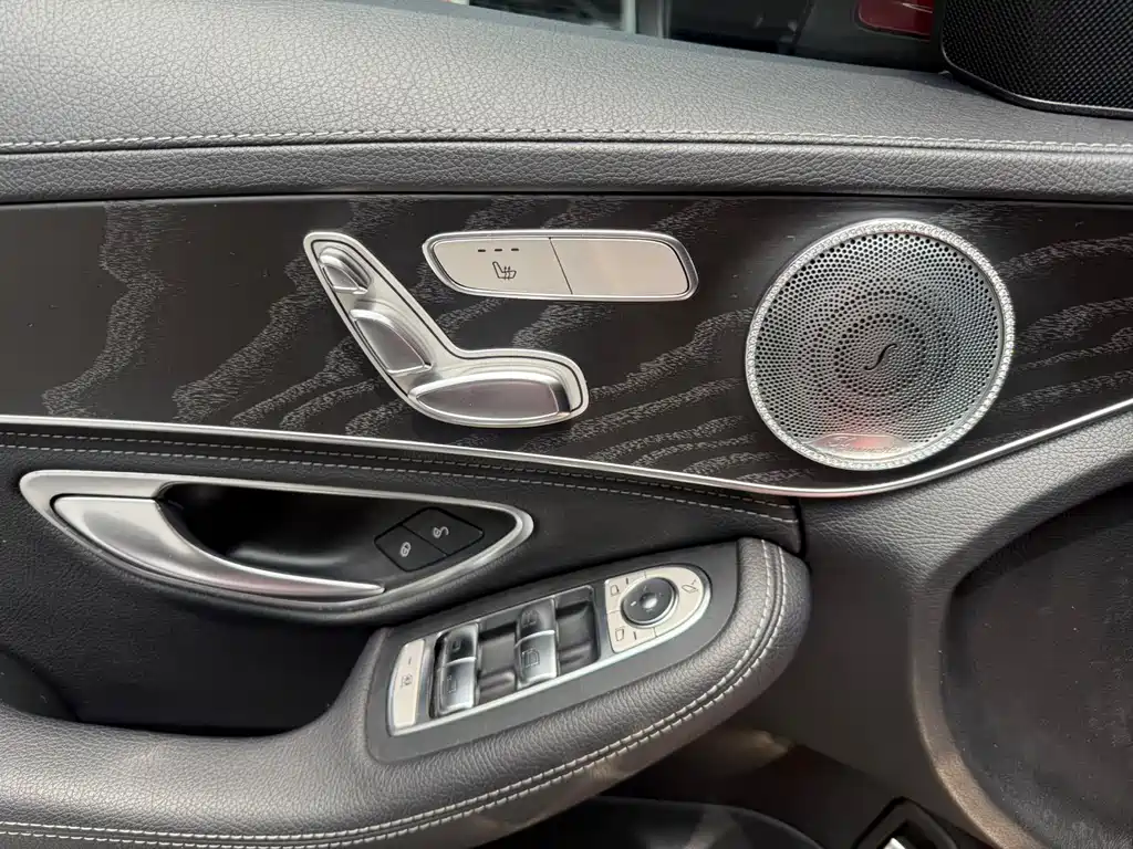 Mercedes-Benz C-Class — миниатюра 13