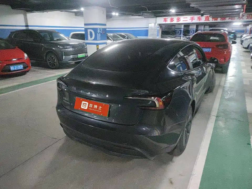 Tesla Model 3 — миниатюра 2