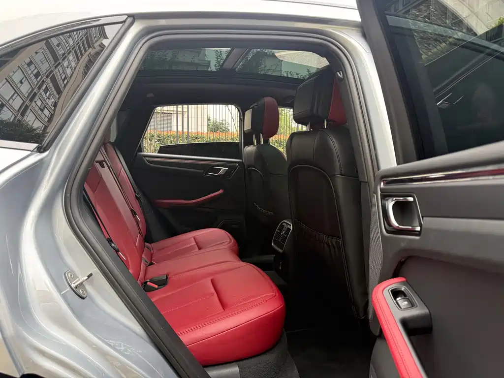 Porsche Macan — миниатюра 13