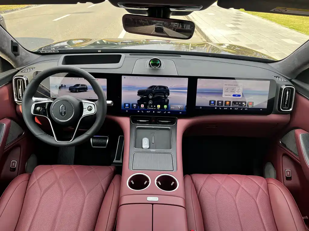 AITO ASK THE WORLD M8