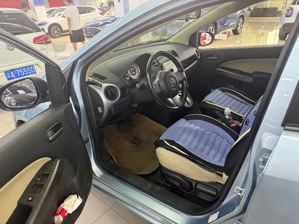 Mazda 2 — миниатюра 6