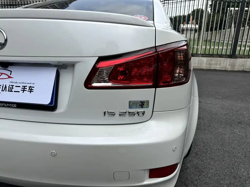 Lexus IS — миниатюра 8