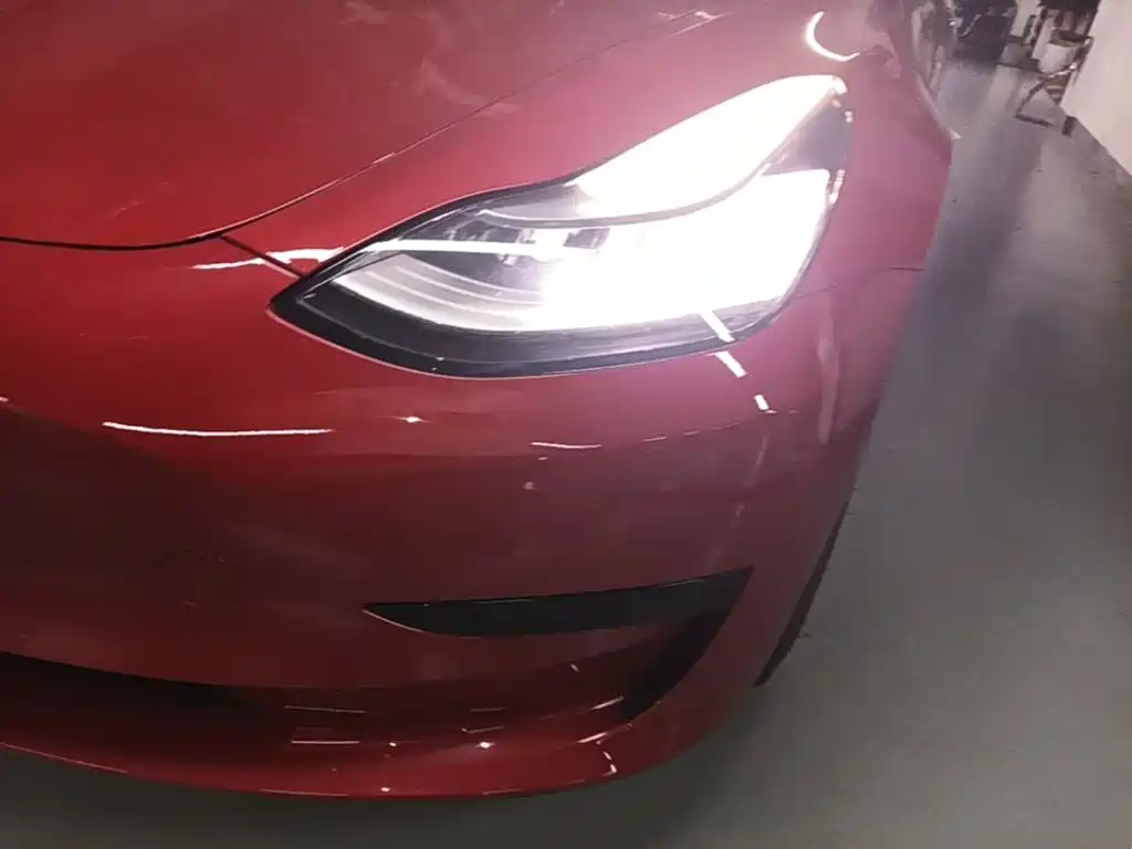 Tesla Model 3 — миниатюра 24