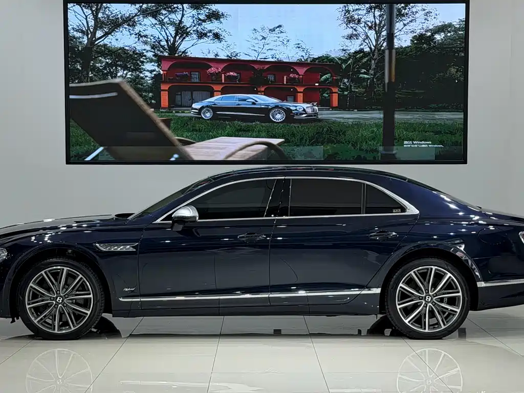 Bentley Flying Spur PHEV — миниатюра 3