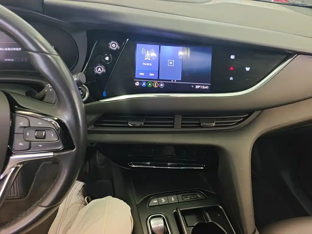 Buick Enclave — миниатюра 13