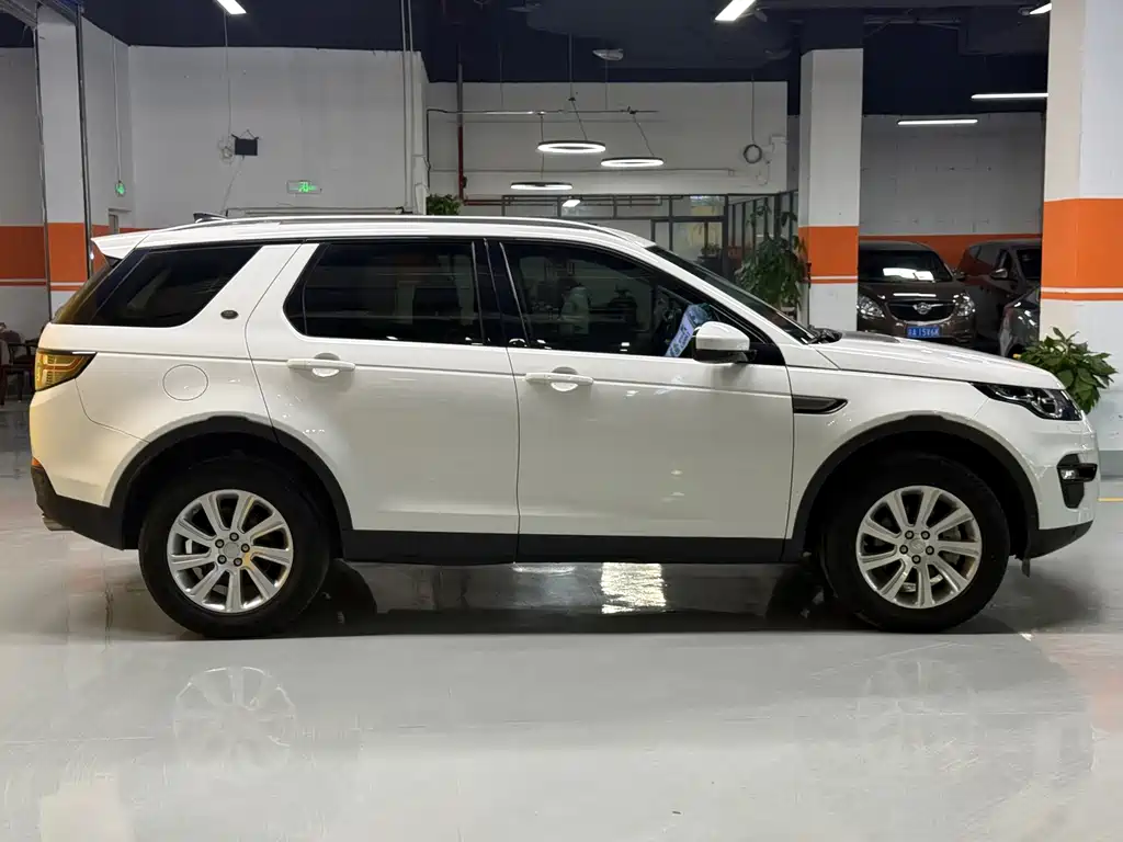 Land Rover Discovery Sport — миниатюра 8