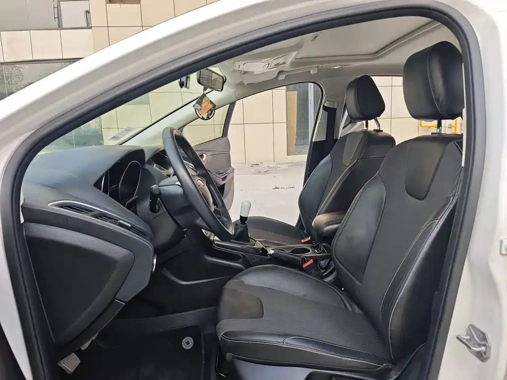 Ford Focus 2012 1.6L MT