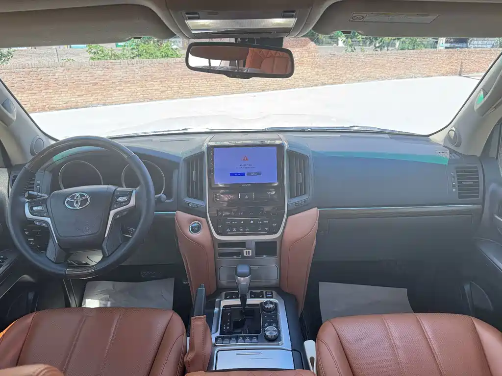 Toyota Land Cruiser — миниатюра 12