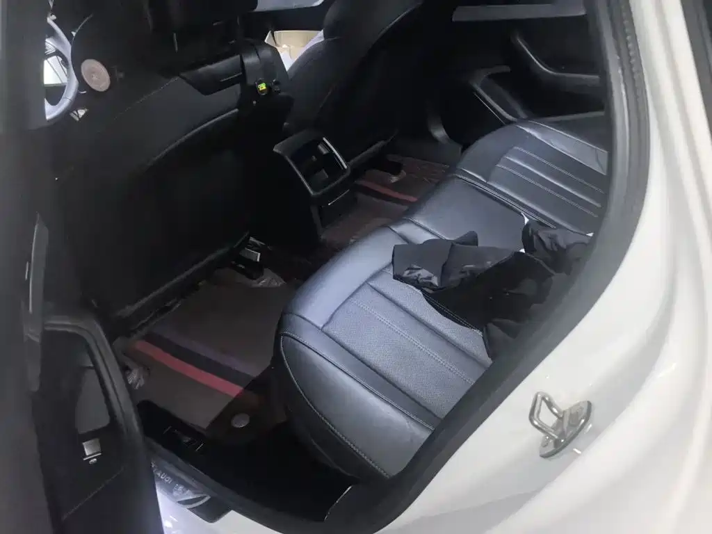 Audi A4L — миниатюра 15