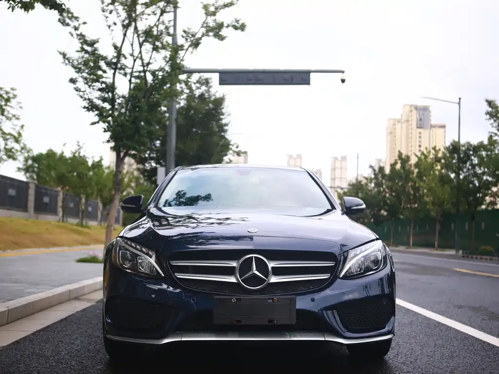 Mercedes-Benz C-Class — миниатюра 2