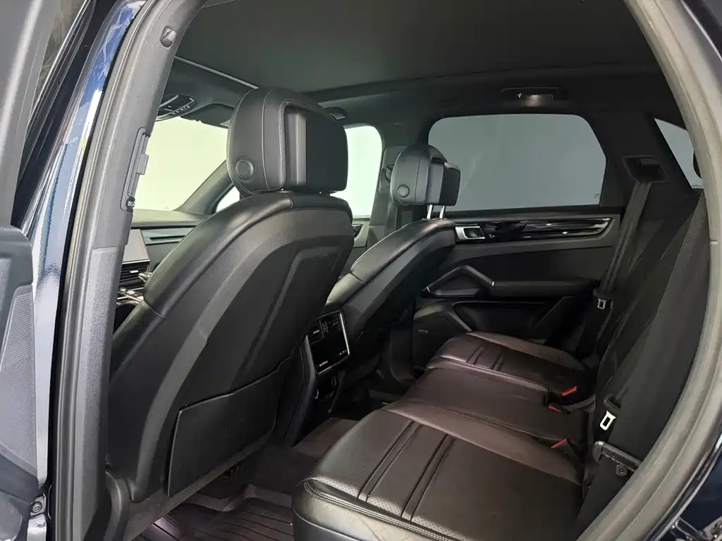 Porsche Cayenne — миниатюра 4