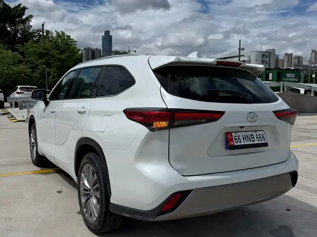 Toyota Highlander — миниатюра 7