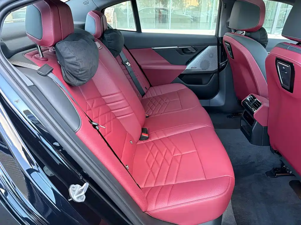 BMW i5 — миниатюра 13
