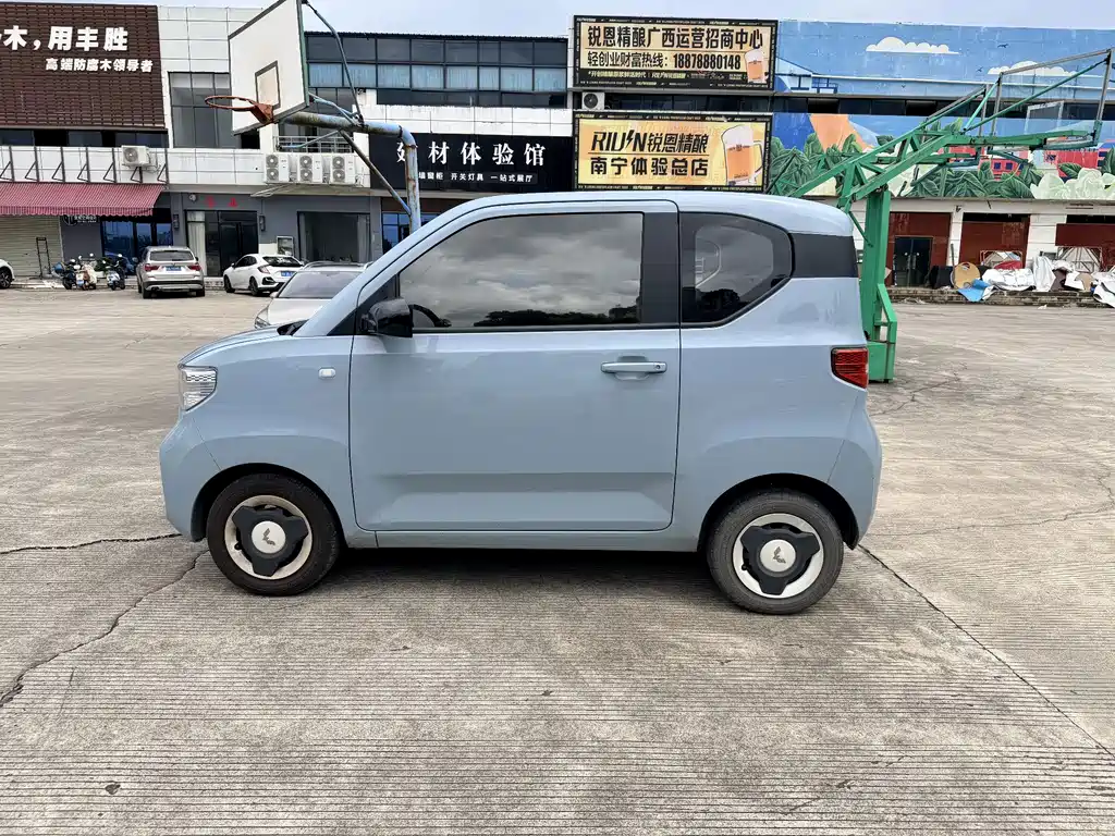 Wuling MINIEV — миниатюра 4