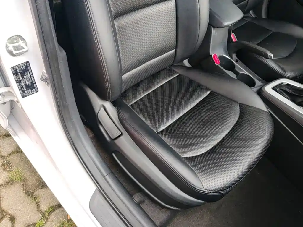 Hyundai Elantra — миниатюра 25