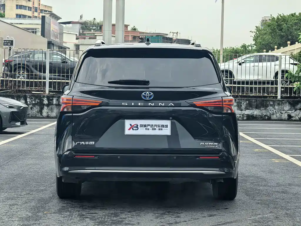 Toyota Sienna — миниатюра 5