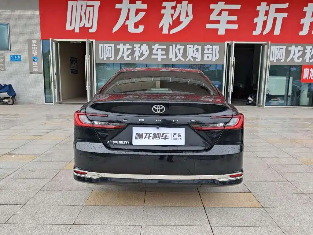 Toyota Camry — миниатюра 4