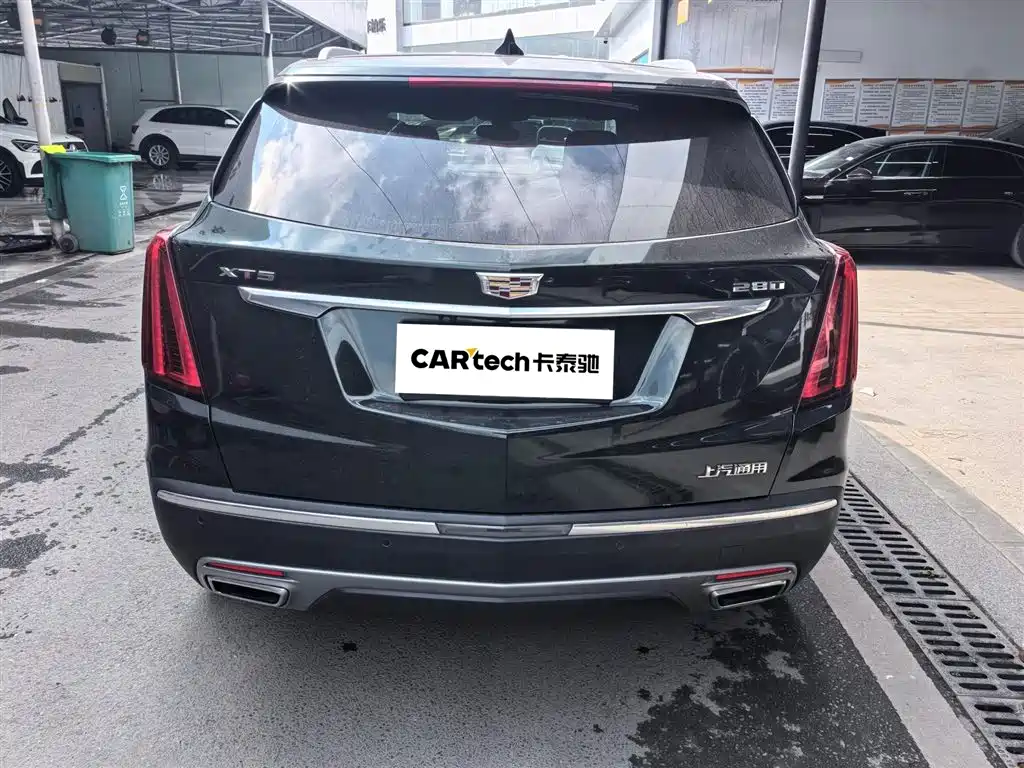 CADILLAC XT5