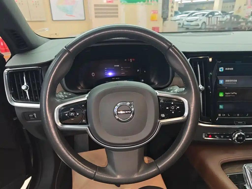 Volvo S90 — миниатюра 11