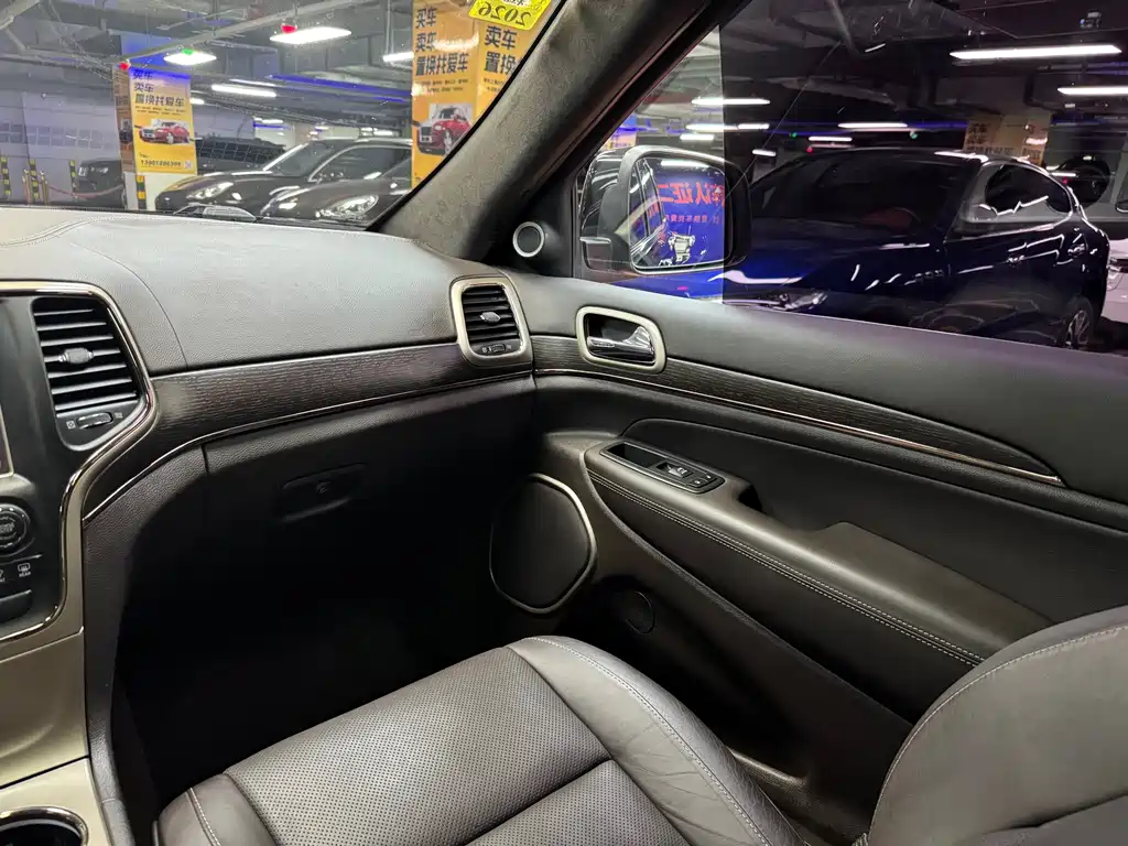 Jeep Grand Cherokee (Import) — миниатюра 41