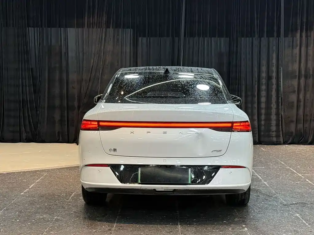 XPeng P5 — миниатюра 12