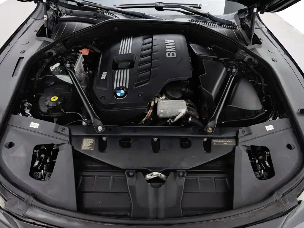 BMW 7 Series — миниатюра 6