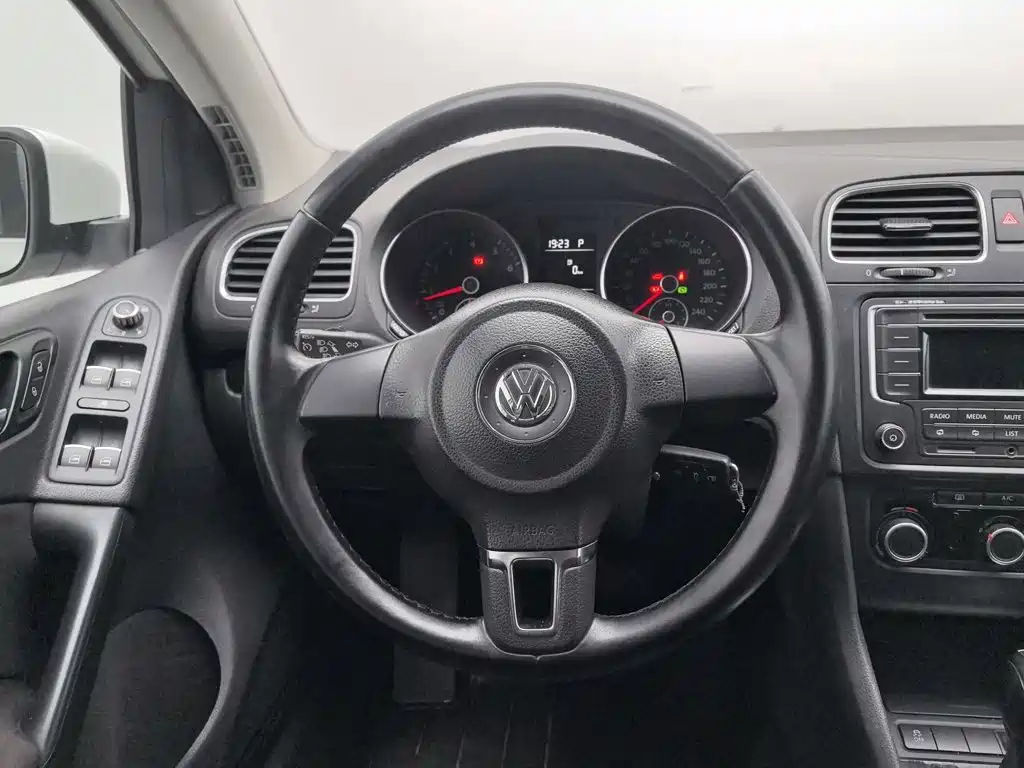 Volkswagen Golf — миниатюра 11