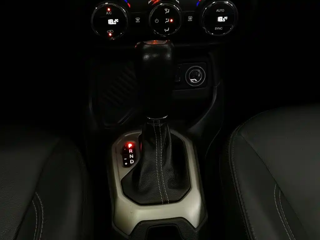 Jeep Renegade — миниатюра 13