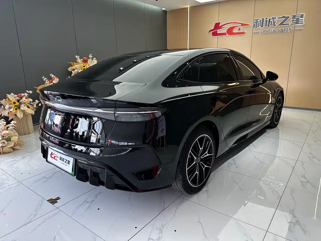 BYD Seal 2025 650