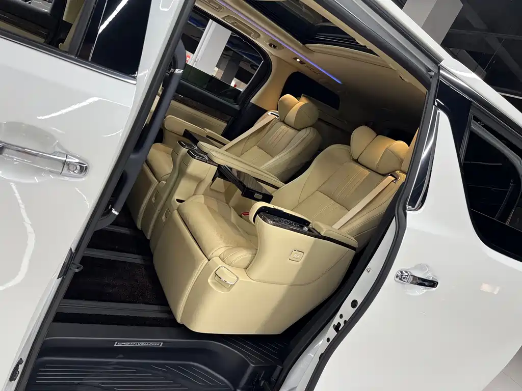 Toyota Vellfire — миниатюра 11