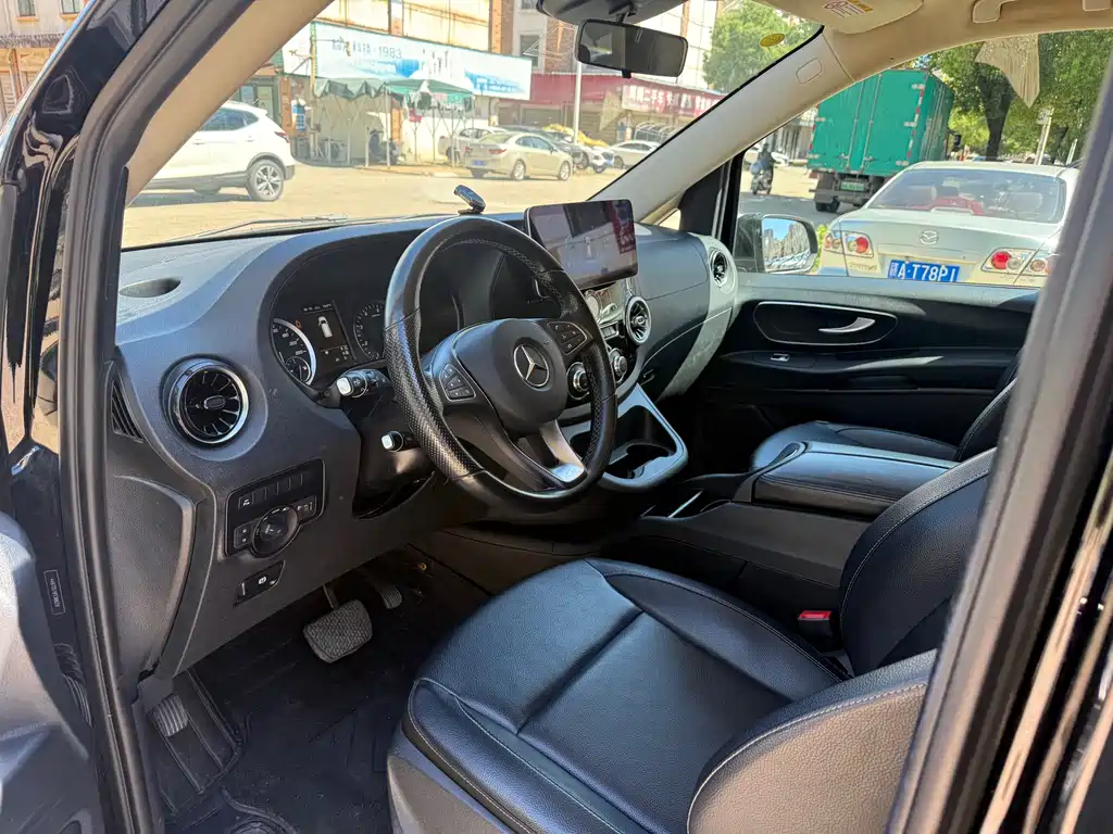Mercedes-Benz Vito 2021 2.0T 7 мест