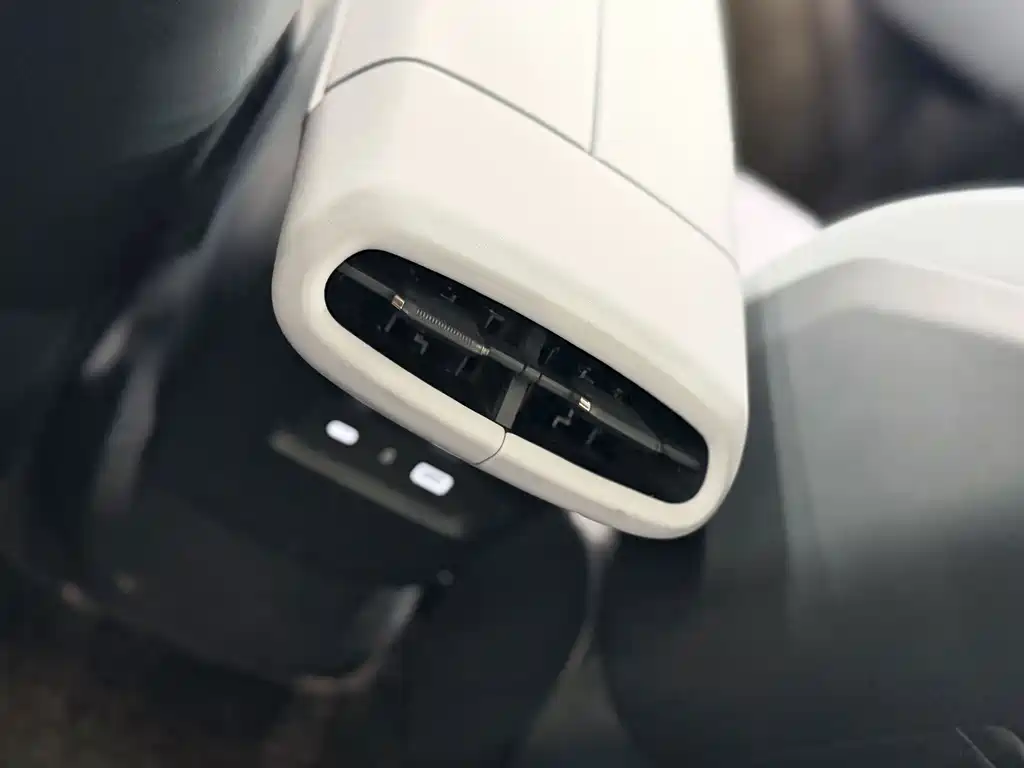 Lynk & Co Z10 — миниатюра 13