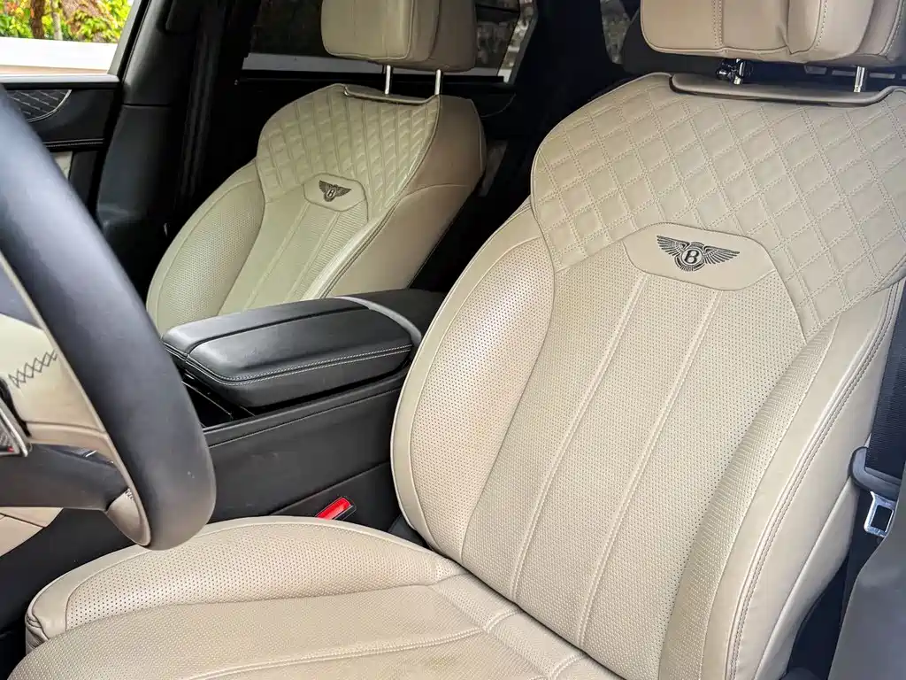 Bentley Bentayga PHEV — миниатюра 13