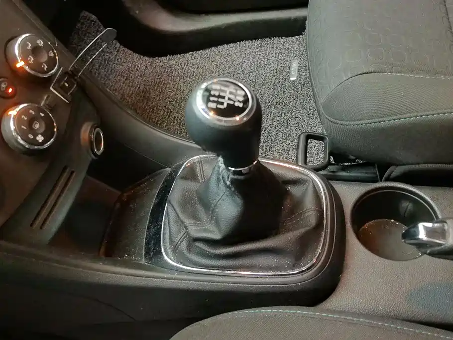 Chevrolet Trax — миниатюра 16