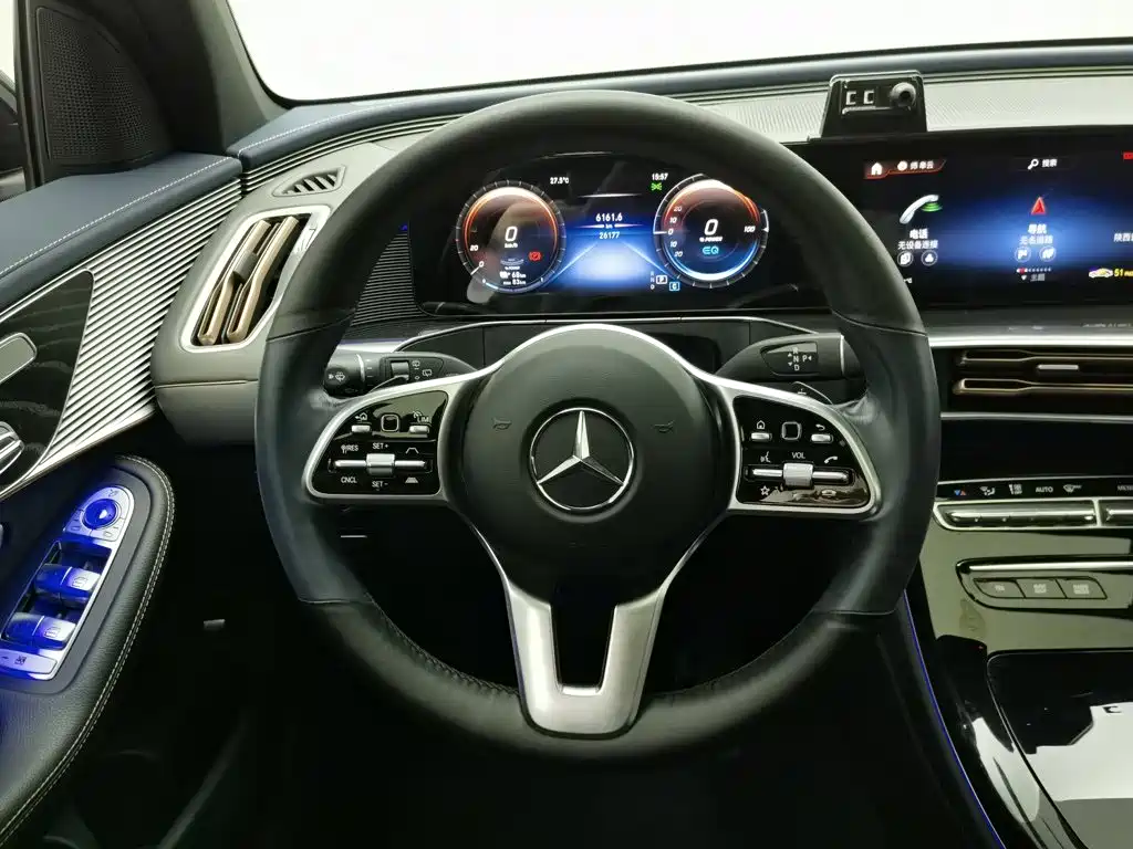 Mercedes-Benz EQC — миниатюра 11