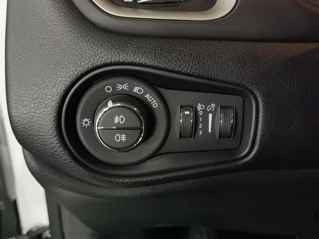 Jeep Renegade — миниатюра 21
