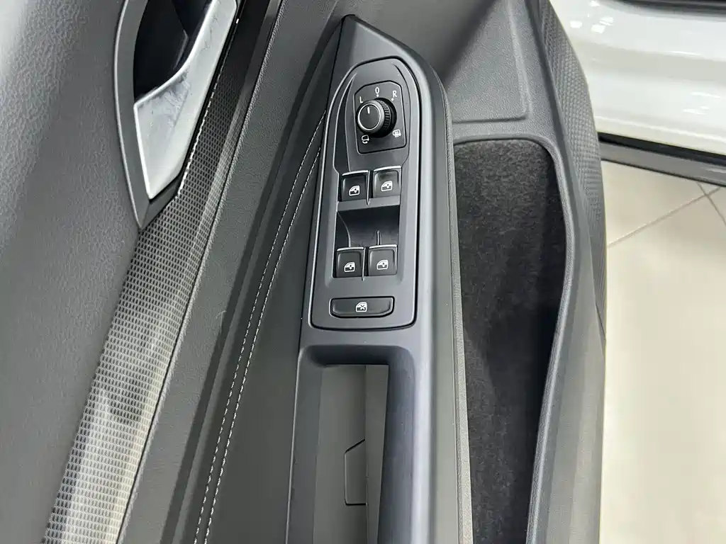 Volkswagen Golf — миниатюра 11