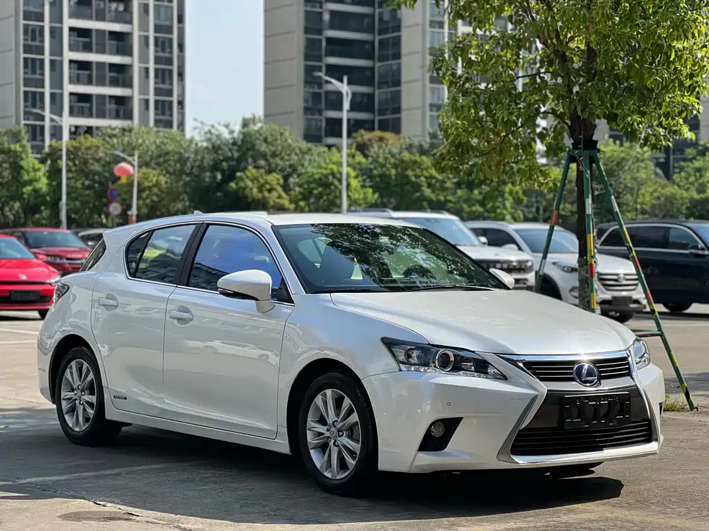 Lexus CT 2014 CT200h Comfort