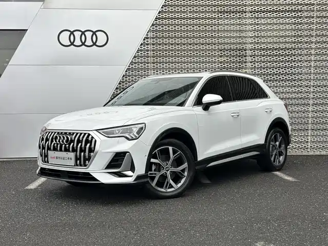 AUDI Q3 2024