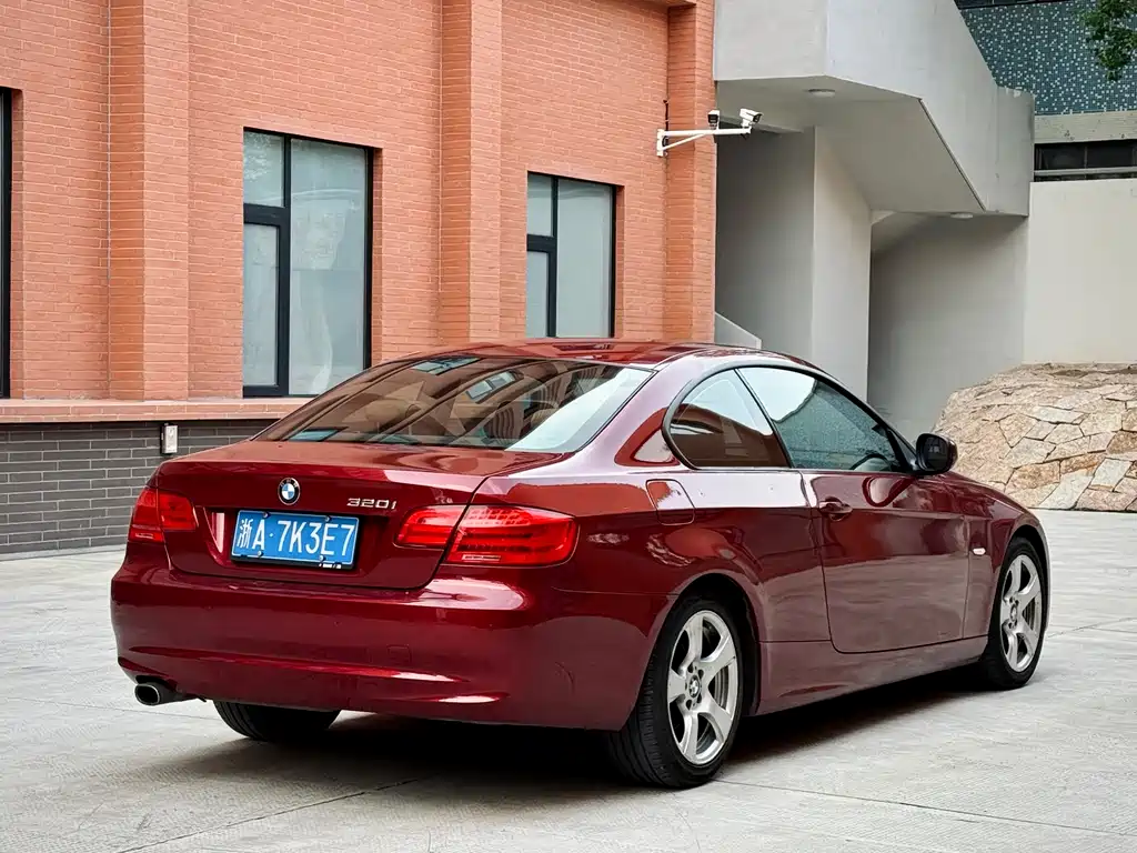 BMW 3 Series 3 2011 320i
